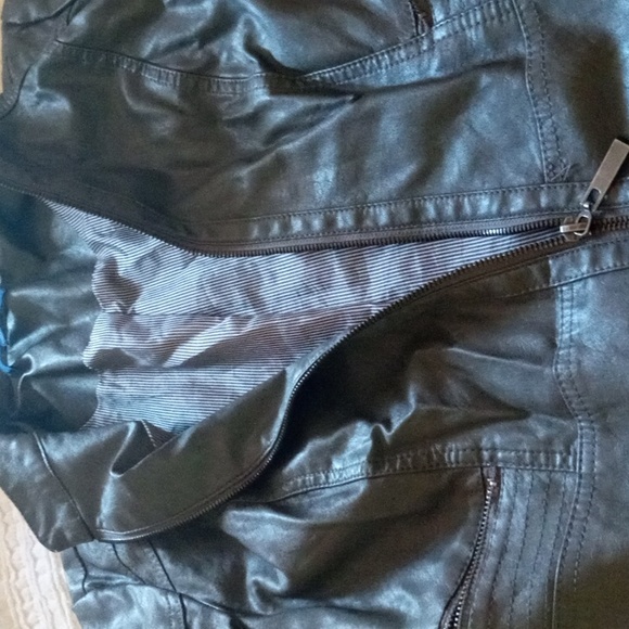 Leather coat - Picture 3 of 4